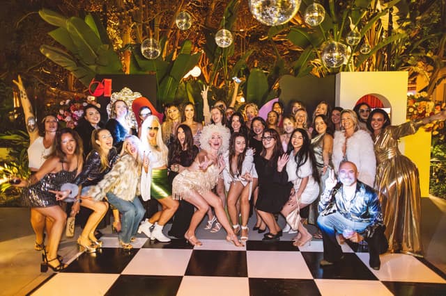 Aluma team summit group photo